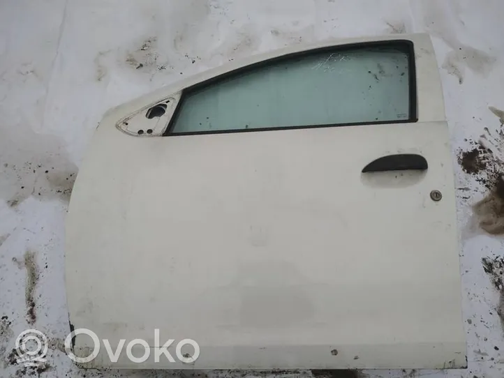 Dacia Sandero Priekinės durys baltos