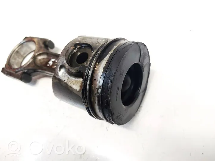 Volvo V50 Piston with connecting rod 