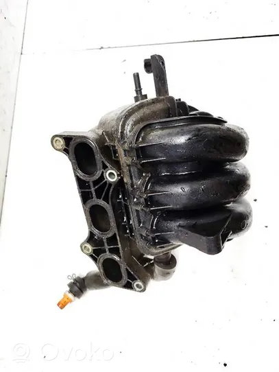 Toyota Yaris Intake manifold 