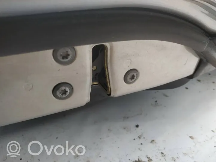 Toyota Land Cruiser (J100) Rear door lock 