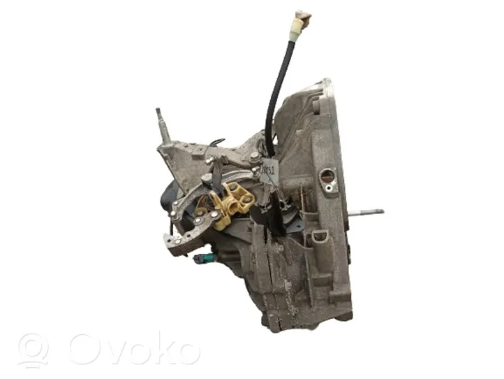 Renault Clio IV Manual 5 speed gearbox 