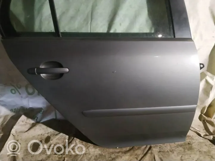 Volkswagen Golf V Portiera posteriore pilkos