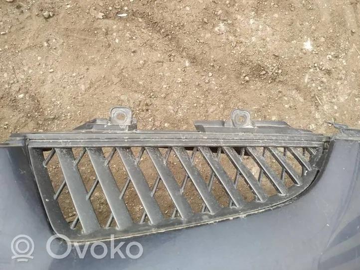 Mitsubishi Grandis Atrapa chłodnicy / Grill 