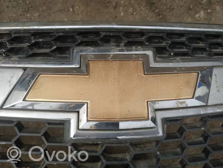 Chevrolet Cruze Mostrina con logo/emblema della casa automobilistica 