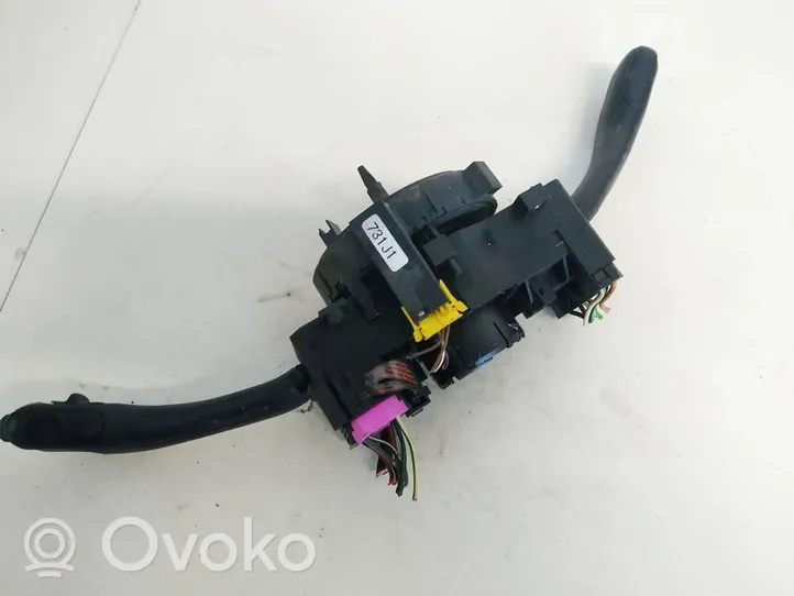 Volkswagen PASSAT B5 Leva/interruttore dell’indicatore di direzione e tergicristallo 8l0953513