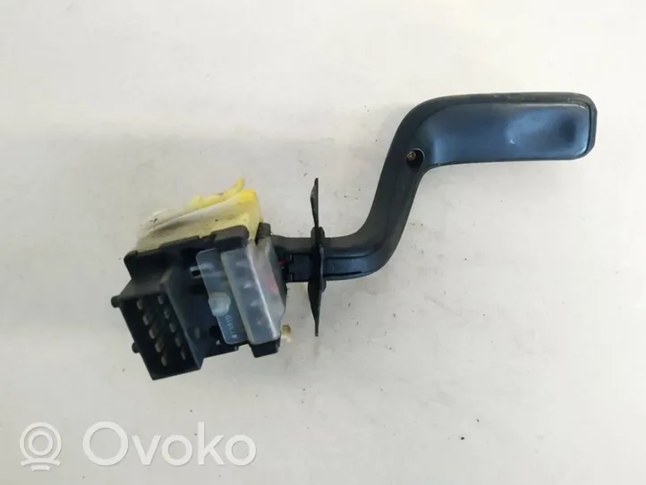 Saab 900 Indicator stalk 5854147