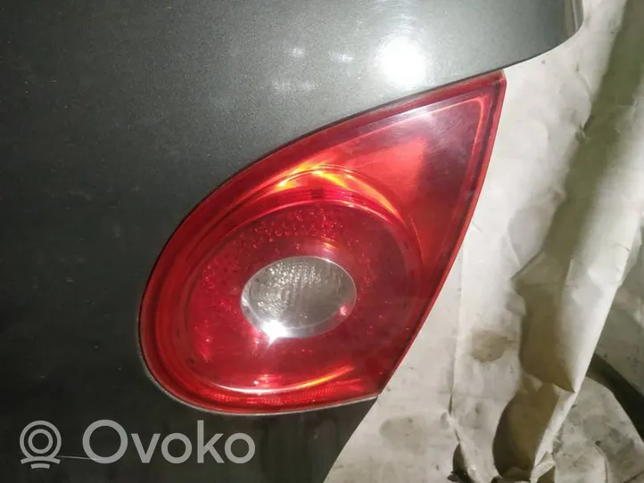 Volkswagen Golf V Lampy tylnej klapy bagażnika 