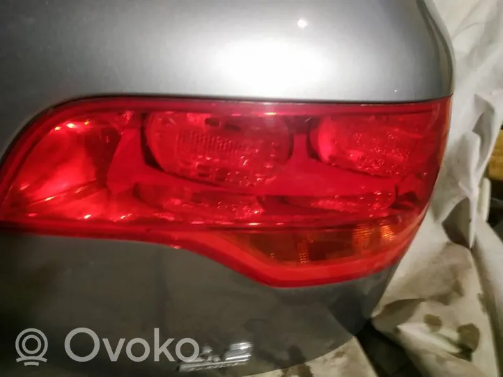 Audi Q7 4L Lampy tylnej klapy bagażnika 