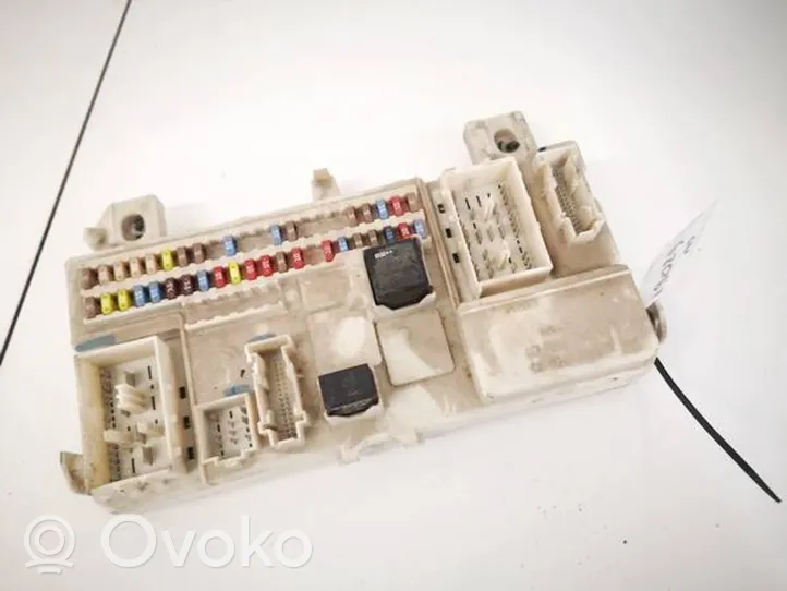 Volvo V50 Drošinātāju kaste (komplekts) 8690722