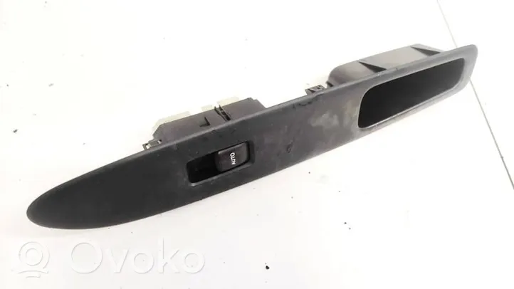 Toyota Avensis Verso Electric window control switch 8403044020