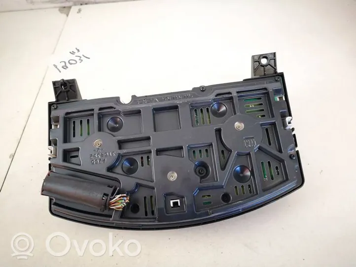 Opel Zafira B Geschwindigkeitsmesser Cockpit 13267544