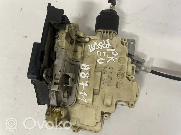 Volkswagen PASSAT B6 Front door lock 3c1837015a