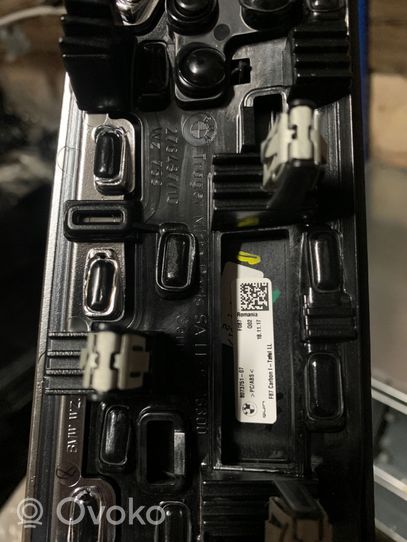 BMW M2 F87 Rejilla de ventilación central del panel 8073751