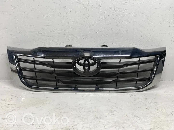 Toyota Hilux (AN10, AN20, AN30) Maskownica / Grill / Atrapa górna chłodnicy 531110K480