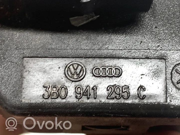 Audi A3 S3 8L Žibintų aukščio reguliavimo varikliukas 3B0941295C