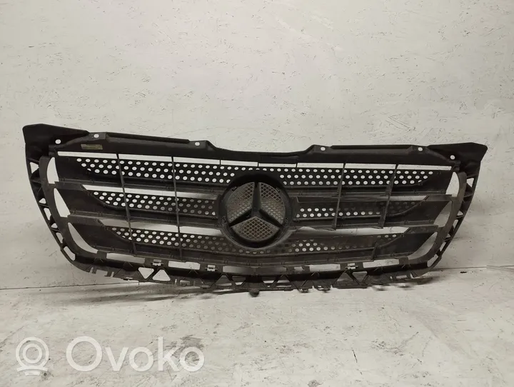 Mercedes-Benz Sprinter W906 Atrapa chłodnicy / Grill A9068880523