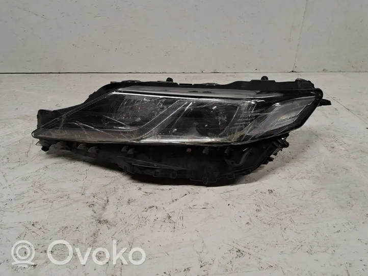 Toyota Camry VIII XV70  Phare frontale 8115033G00