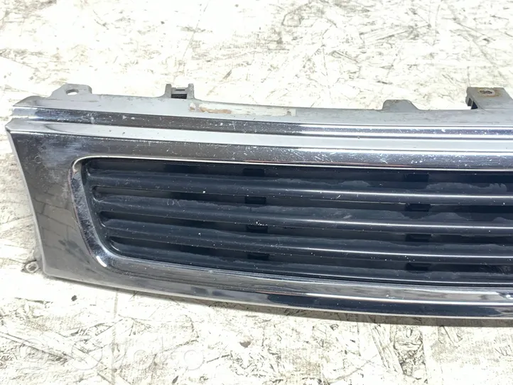 Mazda 626 Grille calandre supérieure de pare-chocs avant G51650710