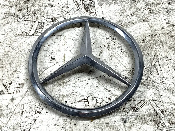 Mercedes-Benz E W211 Mostrina con logo/emblema della casa automobilistica 777810031