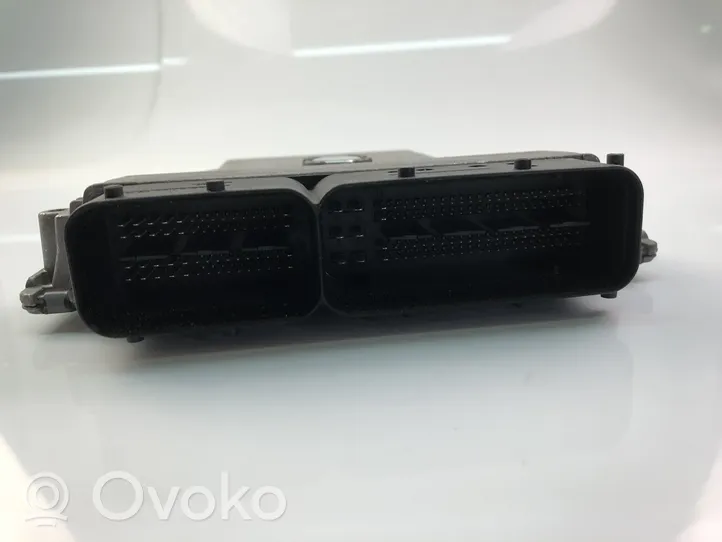 Volkswagen Polo V 6R Galios (ECU) modulis 03F906070GD