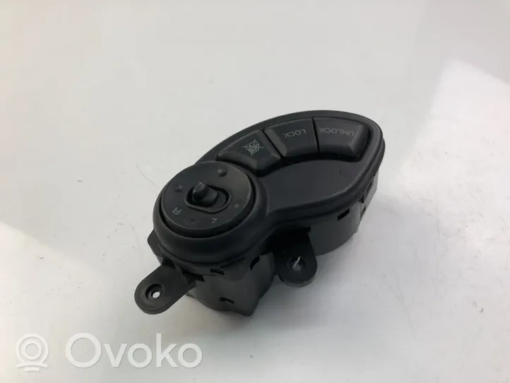 Hyundai Santa Fe Boutons / interrupteurs volant 9353026000