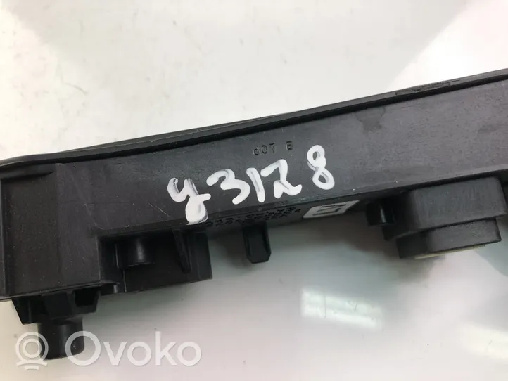 Toyota C-HR Commutateur / bouton de changement de vitesse 76K510LHD