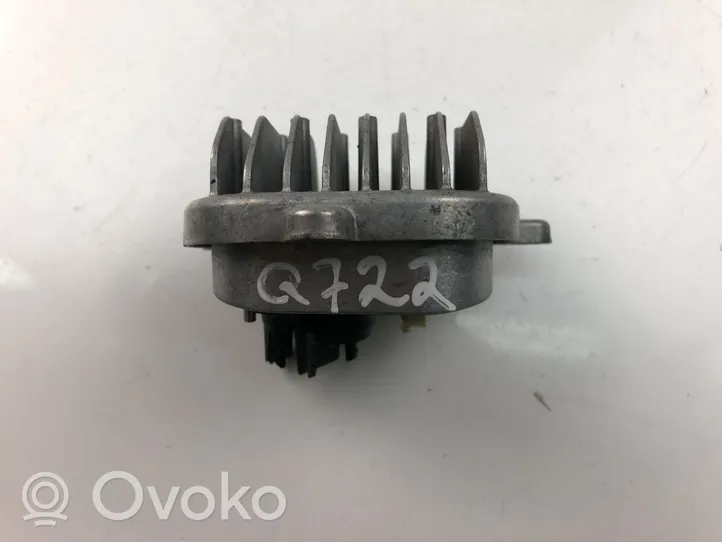 Audi A4 S4 B9 Moduł poziomowanie świateł Xenon E99006