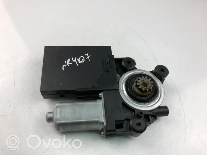 Ford Kuga I Moteur de lève-vitre de porte avant 979037101