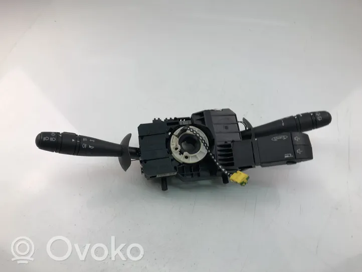 Renault Twingo III Wiper turn signal indicator stalk/switch 8200515826