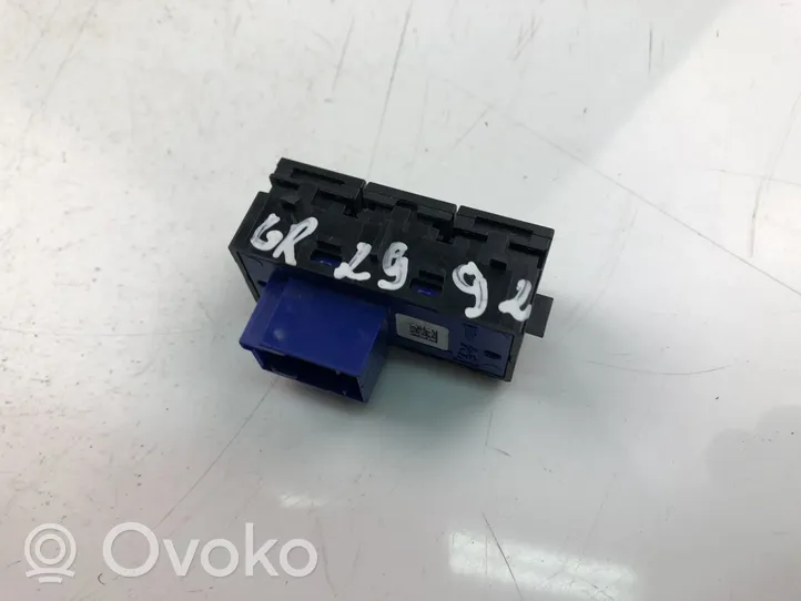 Opel Vivaro Kiti valdymo blokai/ moduliai 98088536ZD