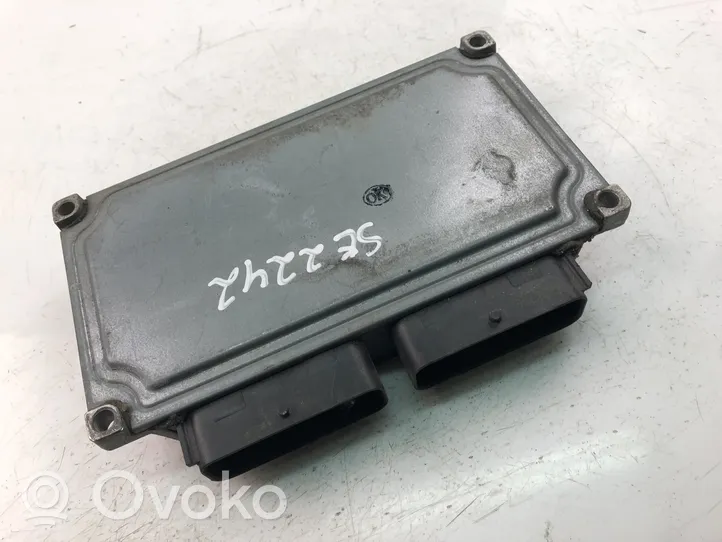 Renault Laguna III Komputer / Sterownik ECU silnika 8200775316