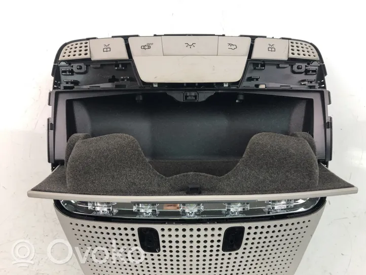 Mercedes-Benz C W205 Éclairage lumière plafonnier avant A0009067903