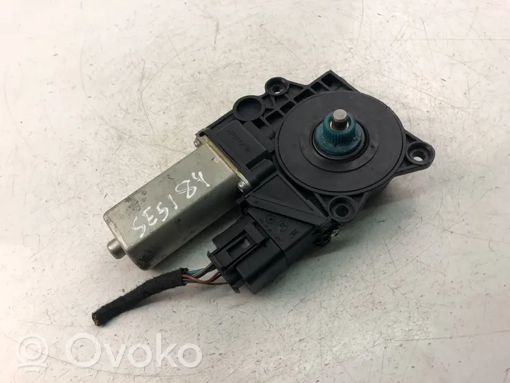 BMW 1 E81 E87 Moteur de lève-vitre de porte avant 1060079