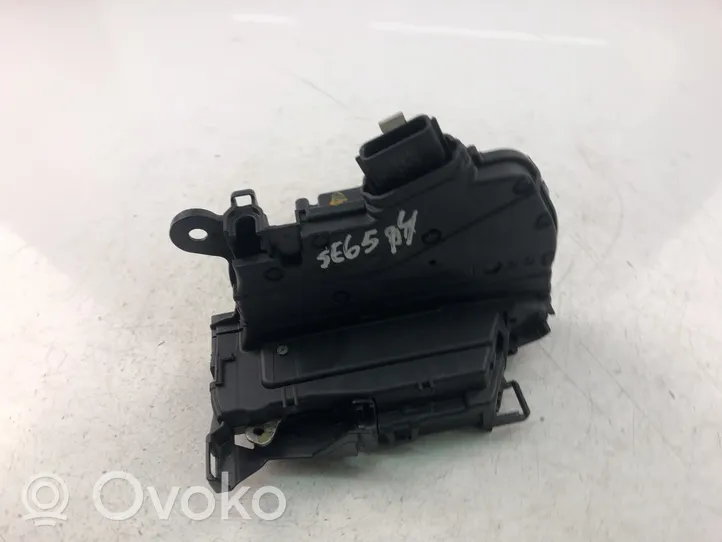 Renault Zoe Zamek drzwi przednich 825037100R