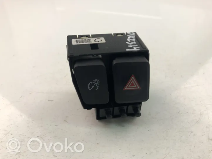 Toyota Prius (XW30) Botón interruptor de luz de peligro 75F218