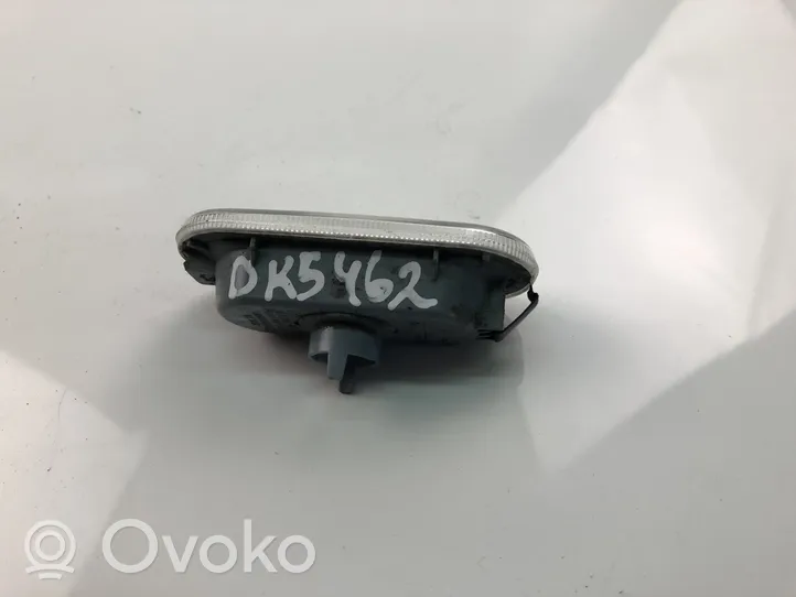 Volkswagen Lupo Indicatore di direzione del parafango anteriore 1J0949117