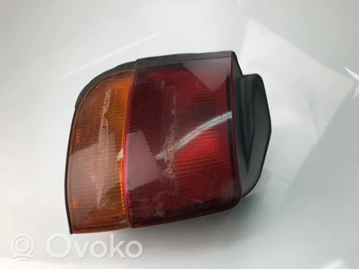 Mitsubishi Space Runner Lampy tylnej klapy bagażnika 34885041