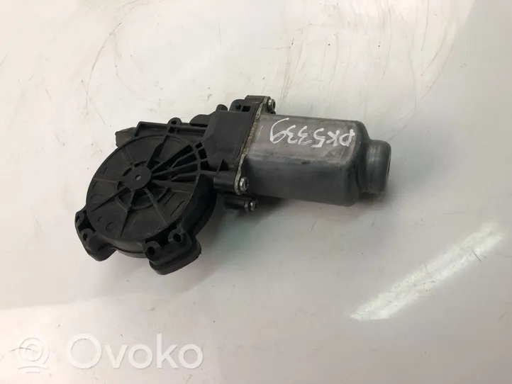 Nissan Note (E11) Varikliukas priekinio langų pakėlėjo 400926C