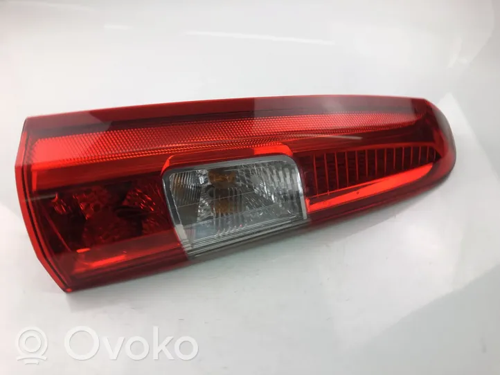 Volvo XC70 Lampy tylnej klapy bagażnika 