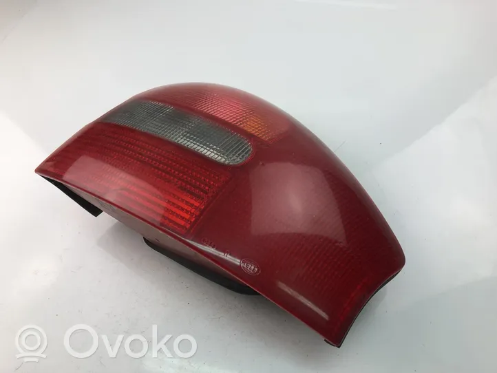 Audi A6 S6 C5 4B Lampy tylnej klapy bagażnika 4B5945096