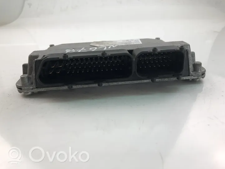 Volkswagen Fox Unité de commande, module ECU de moteur 03D906023Q