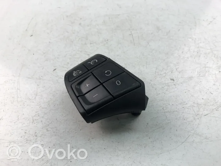 Volvo V60 Przełącznik / Przycisk kierownicy 31295410