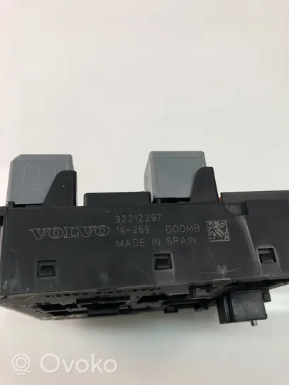 Volvo S60 Relay mounting block 32212297