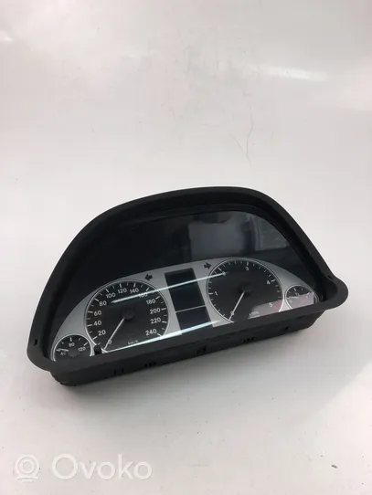 Mercedes-Benz A W169 Compteur de vitesse tableau de bord 1031098110