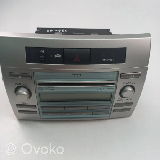 Toyota Corolla Verso E121 Radio/CD/DVD/GPS-pääyksikkö 861200F040