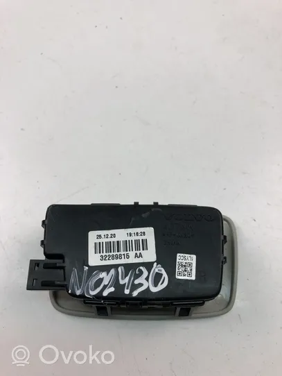 Volvo XC40 Illuminazione sedili anteriori 32289815