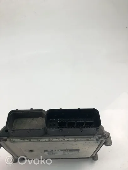 KIA Rio Komputer / Sterownik ECU silnika 3910026CF0