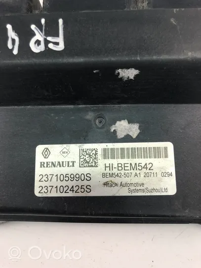 Renault Captur Komputer / Sterownik ECU silnika 237105990S