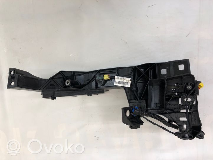 Audi Q8 Priekinio žibinto detalė 4M3805608B