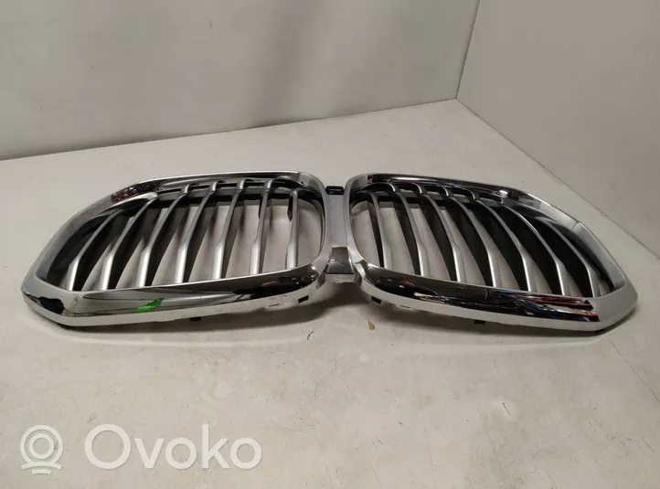 BMW X5 G05 Front bumper upper radiator grill 51137454889